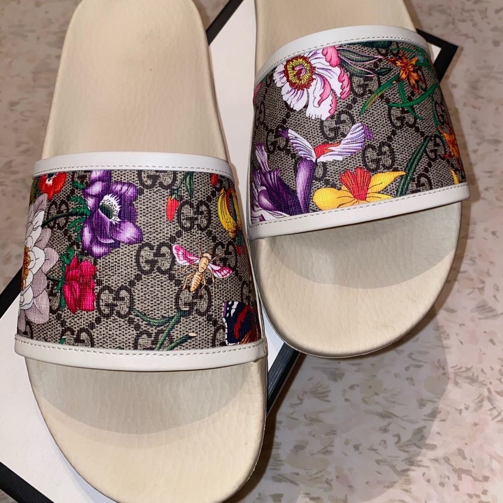Gucci white floral slides